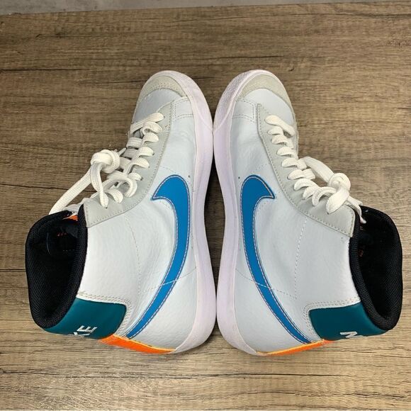 Nike~Youth~Blazer Mid 77 GS White/Blue/Orange Shoes~Size 4.5Y - Picture 5 of 8